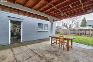 390 W Arlington St, Gladstone, OR 97027 - Photo 26