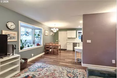 390 W Arlington St, Gladstone, OR 97027 - Photo 8