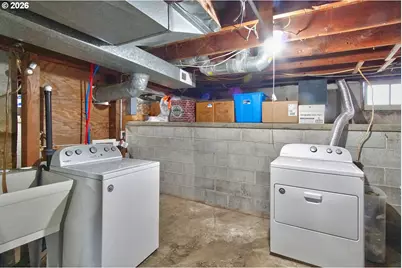 390 W Arlington St, Gladstone, OR 97027 - Photo 32