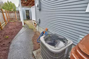 390 W Arlington St, Gladstone, OR 97027 - Photo 36