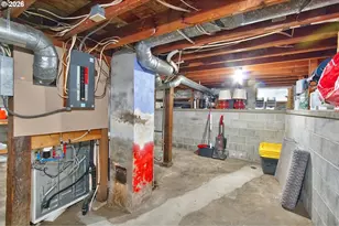 390 W Arlington St, Gladstone, OR 97027 - Photo 28