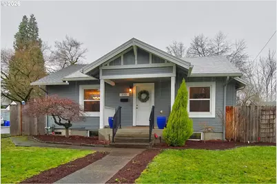 390 W Arlington St, Gladstone, OR 97027 - Photo 1