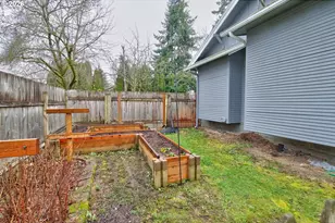 390 W Arlington St, Gladstone, OR 97027 - Photo 34