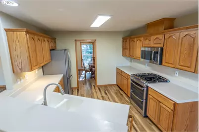 1049 W Copper Ct, Roseburg, OR 97471 - Photo 16