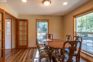 1049 W Copper Ct, Roseburg, OR 97471 - Photo 12