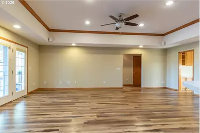 1049 W Copper Ct, Roseburg, OR 97471 - Photo 10