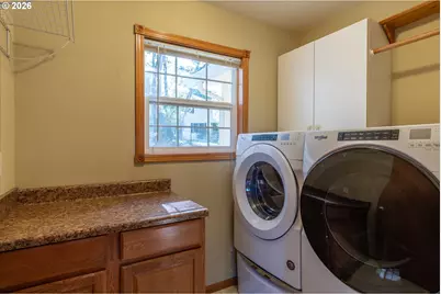 1049 W Copper Ct, Roseburg, OR 97471 - Photo 20