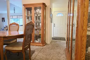 795 Red Cedar Ct, Eugene, OR 97402 - Photo 2