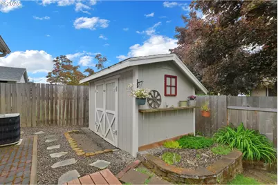 958 Bush Ln, Creswell, OR 97426 - Photo 38