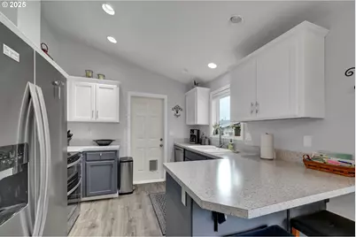 958 Bush Ln, Creswell, OR 97426 - Photo 28