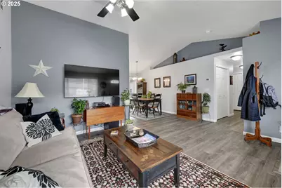 958 Bush Ln, Creswell, OR 97426 - Photo 10