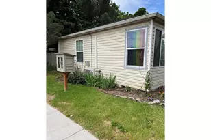 9948 SE Holgate Blvd, Portland, OR 97266 - Photo 2