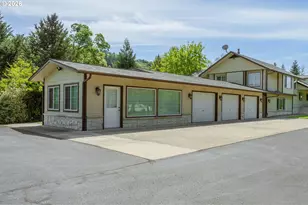 3782 Del Rio Rd, Roseburg, OR 97471 - Photo 4