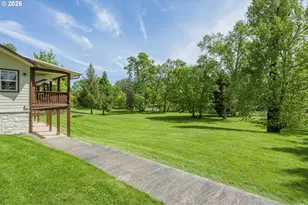 3782 Del Rio Rd, Roseburg, OR 97471 - Photo 6