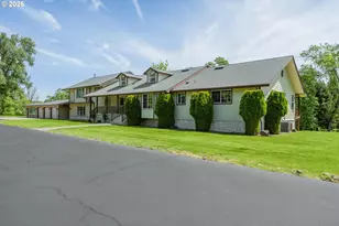 3782 Del Rio Rd, Roseburg, OR 97471 - Photo 2