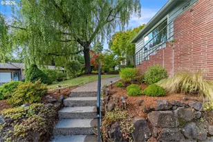 6900 SW 4th Ave, Portland, OR 97219 - Photo 4