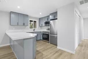 2013 NE Roberts Ct, Gresham, OR 97030 - Photo 10