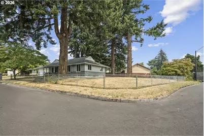 2013 NE Roberts Ct, Gresham, OR 97030 - Photo 12