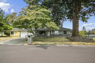 2013 NE Roberts Ct, Gresham, OR 97030 - Photo 2