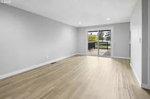 2013 NE Roberts Ct, Gresham, OR 97030 - Photo 16