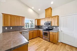 20967 NE Yukon St, Aurora, OR 97002 - Photo 14