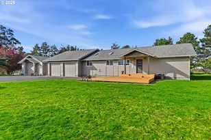 1345 Sanford St, Coos Bay, OR 97420 - Photo 2