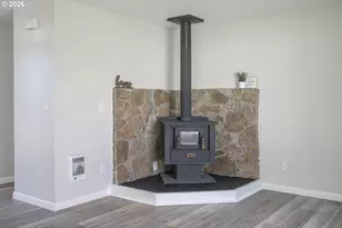 127 SW Poplar Ct, McMinnville, OR 97128 - Photo 14