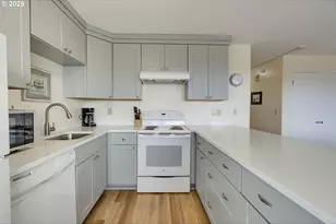 1238 N Marion Ave, Gearhart, OR 97138 - Photo 10