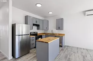 172 Allison Ave, Sutherlin, OR 97479 - Photo 6