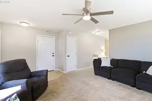 2406 34th Ave, Longview, WA 98632 - Photo 4