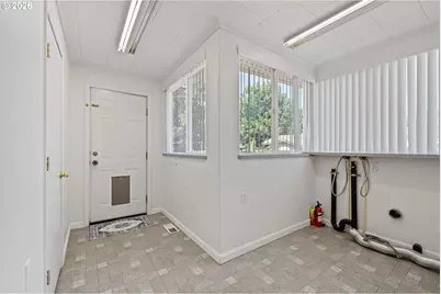 321 N 8th St, Cottage Grove, OR 97424 - Photo 30
