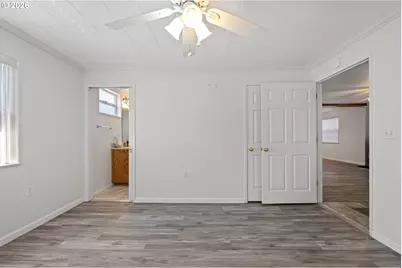 321 N 8th St, Cottage Grove, OR 97424 - Photo 20