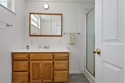 321 N 8th St, Cottage Grove, OR 97424 - Photo 28