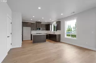 13945 SE Piper Cub Wy, Milwaukie, OR 97267 - Photo 10