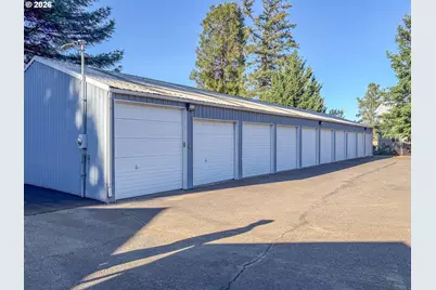 1065 Harlan St, Roseburg, OR 97471 - Photo 2