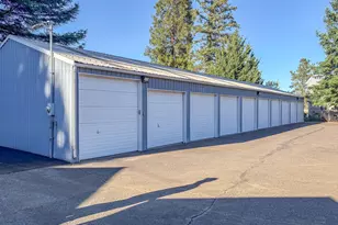 1065 Harlan St, Roseburg, OR 97471 - Photo 2