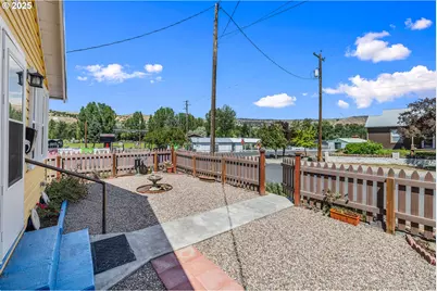 312 N Canyon Blvd, John Day, OR 97845 - Photo 6