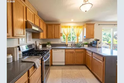 5115 SE 140th Pl, Portland, OR 97236 - Photo 8