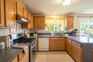 5115 SE 140th Pl, Portland, OR 97236 - Photo 8