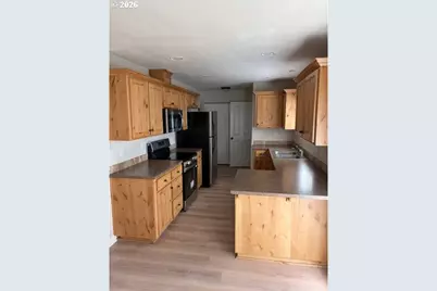15650 SE Stark St, Portland, OR 97233 - Photo 6