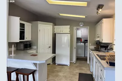 141 River Ridge Ave, Roseburg, OR 97471 - Photo 8
