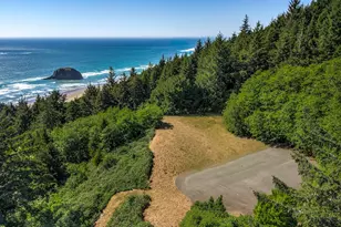 32307 Ruby Ln, Cannon Beach, OR 97110 - Photo 2