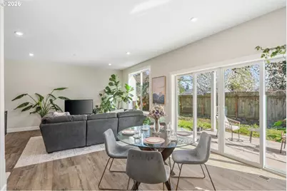 2059 SE 176th Ave, Portland, OR 97233 - Photo 8