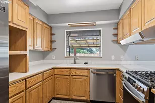 2710 Crocker Rd, Eugene, OR 97404 - Photo 10