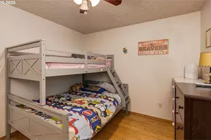 913 SE Angella Ct, McMinnville, OR 97128 - Photo 14