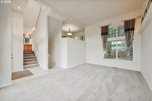 245 W St James Pl, Longview, WA 98632 - Photo 2