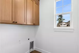 2090 N Watts St, Portland, OR 97217 - Photo 12