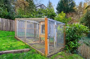 9208 SW 44th Ave, Portland, OR 97219 - Photo 22