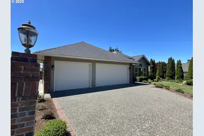 2180 Hayes St, North Bend, OR 97459 - Photo 2