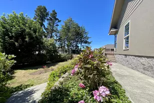 2180 Hayes St, North Bend, OR 97459 - Photo 44